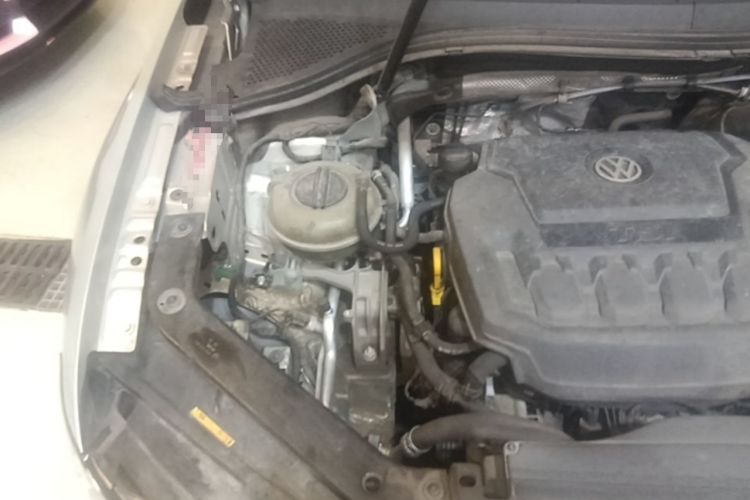 Used Volkswagen Tiguan L 2018 Revised Version 330TSI Automatic Two-Wheel Drive Comfort Edition Engine Bay Right