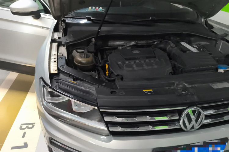 Used Volkswagen Tiguan L 2018 330TSI Automatic Two-Wheel Drive Luxury Edition Engine Bay Right