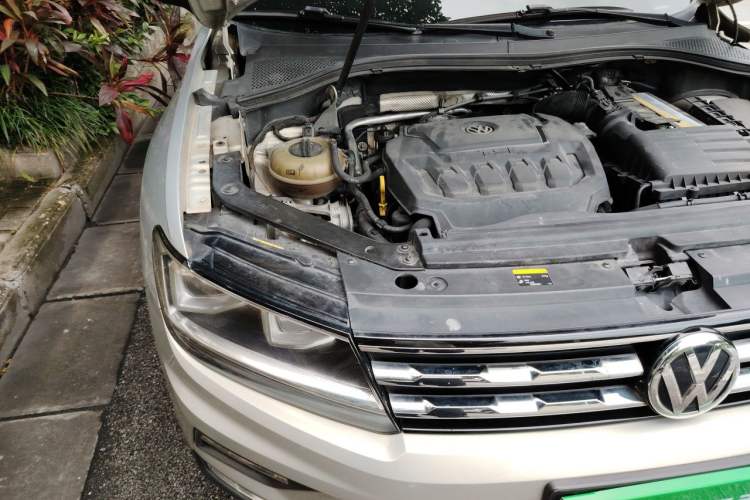 Used Volkswagen Tiguan L 2018 Facelift 330TSI Automatic Two-Wheel Drive Luxury Edition Engine Bay Right