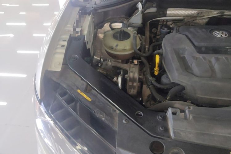 Used Volkswagen Tiguan L 2018 Facelift 330TSI Automatic Two-Wheel Drive Luxury Edition Engine Bay Right