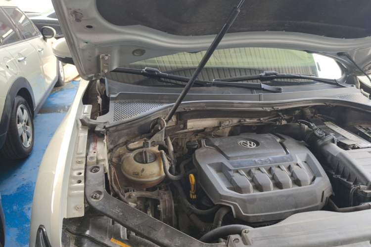 Used Volkswagen Tiguan L 2018 330TSI Automatic Two-Wheel Drive Luxury Edition Engine Bay Right