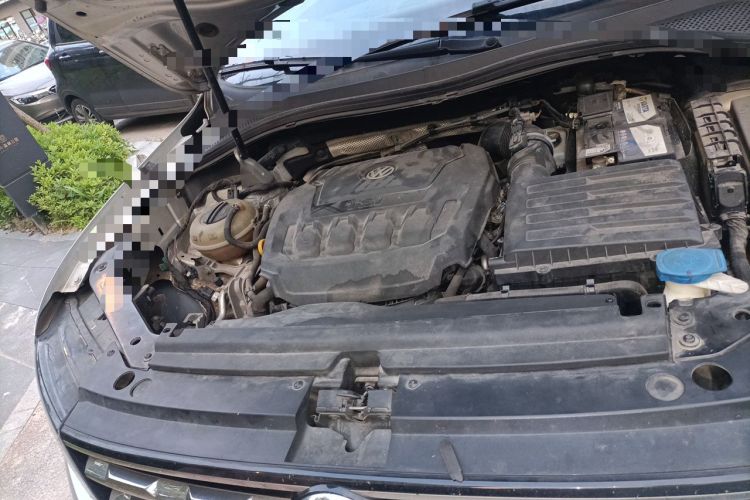 Used Volkswagen Tiguan L 2018 330TSI Automatic Two-Wheel Drive Luxury Edition Engine Bay Right