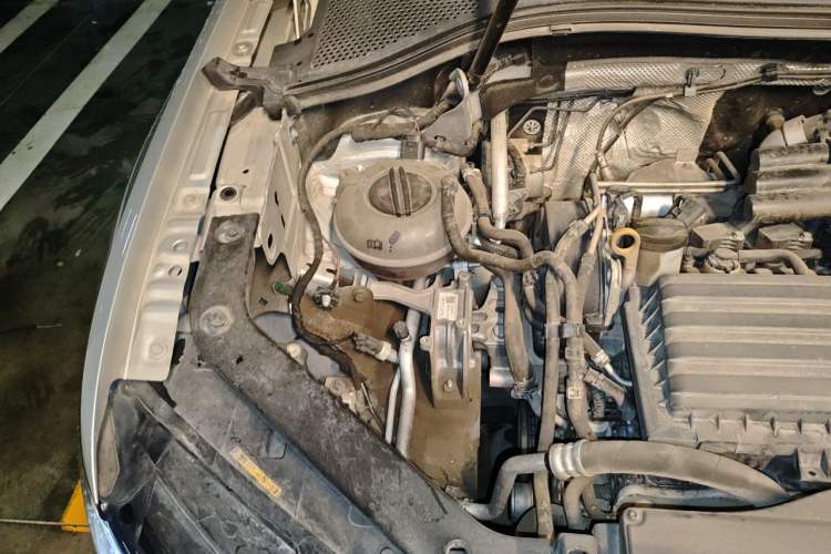 Used Volkswagen Tiguan L 2018 280TSI Automatic Two-Wheel Drive Comfort Edition Engine Bay Right