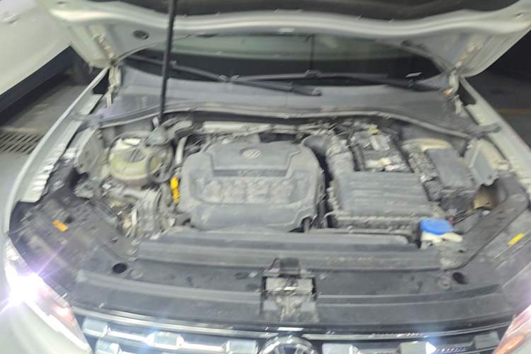 Used Volkswagen Tiguan L 2018 330TSI Automatic Two-Wheel Drive Luxury Edition Engine Bay