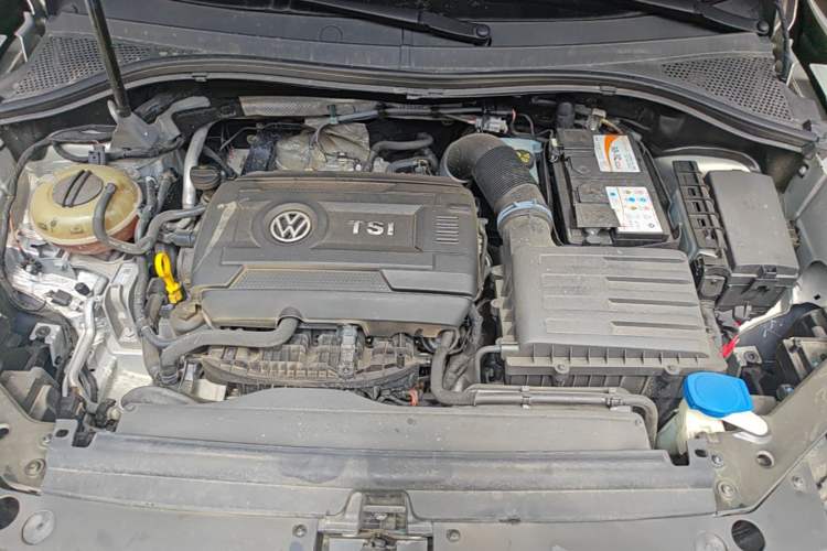 Used Volkswagen Tiguan L 2018 380TSI Automatic All-Wheel Drive Luxury Edition Engine Bay