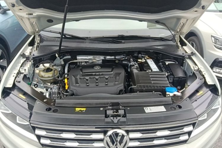 Used Volkswagen Tiguan L 2018 Revised Version 330TSI Automatic Two-Wheel Drive Comfort Edition Engine Bay