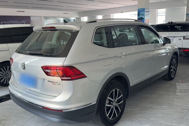 Used Volkswagen Tiguan L 2018 330TSI Automatic Two-Wheel Drive Luxury Edition Exterior 2