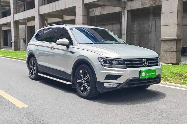 Used Volkswagen Tiguan L 2018 Revised Version 330TSI Automatic Two-Wheel Drive Trendy Edition Exterior 2