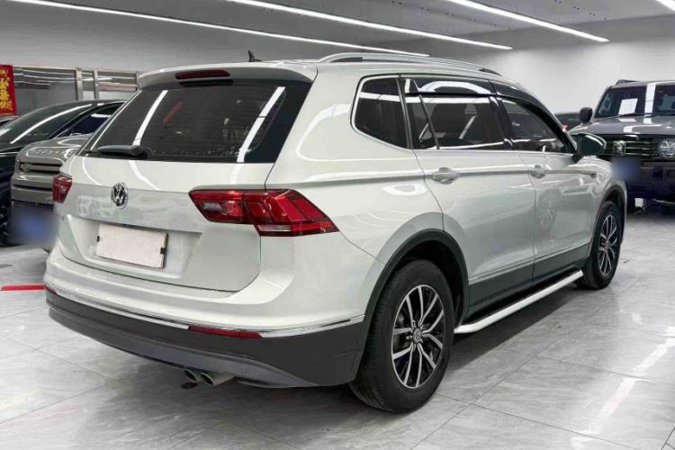 Used Volkswagen Tiguan L 2018 330TSI Automatic Two-Wheel Drive Luxury Edition Exterior 2