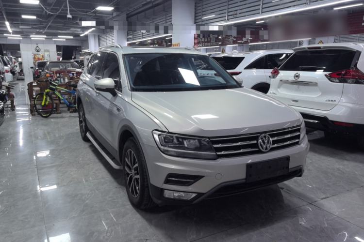 Used Volkswagen Tiguan L 2018 330TSI Automatic Two-Wheel Drive Luxury Edition Exterior 2