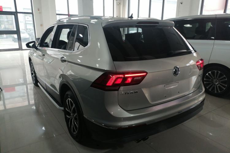 Used Volkswagen Tiguan L 2018 330TSI Automatic Two-Wheel Drive Luxury Edition Exterior 2