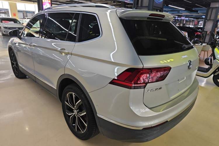 Used Volkswagen Tiguan L 2018 330TSI Automatic Two-Wheel Drive Flagship Edition Exterior 2