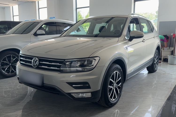 Used Volkswagen Tiguan L 2018 330TSI Automatic Two-Wheel Drive Luxury Edition Exterior 3