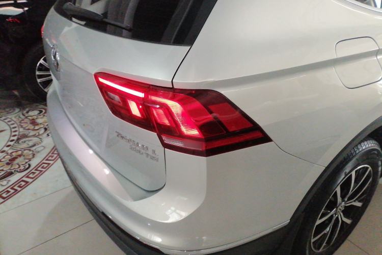 Used Volkswagen Tiguan L 2018 330TSI Automatic Two-Wheel Drive Luxury Edition Exterior 3