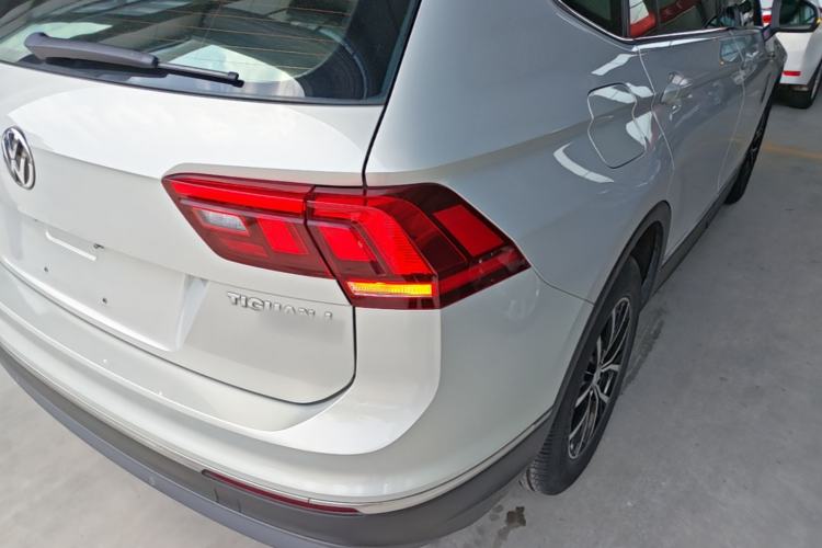 Used Volkswagen Tiguan L 2018 Revised Version 330TSI Automatic Two-Wheel Drive Comfort Edition Exterior 3