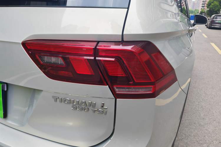 Used Volkswagen Tiguan L 2018 Revised Version 330TSI Automatic Two-Wheel Drive Trendy Edition Exterior 7