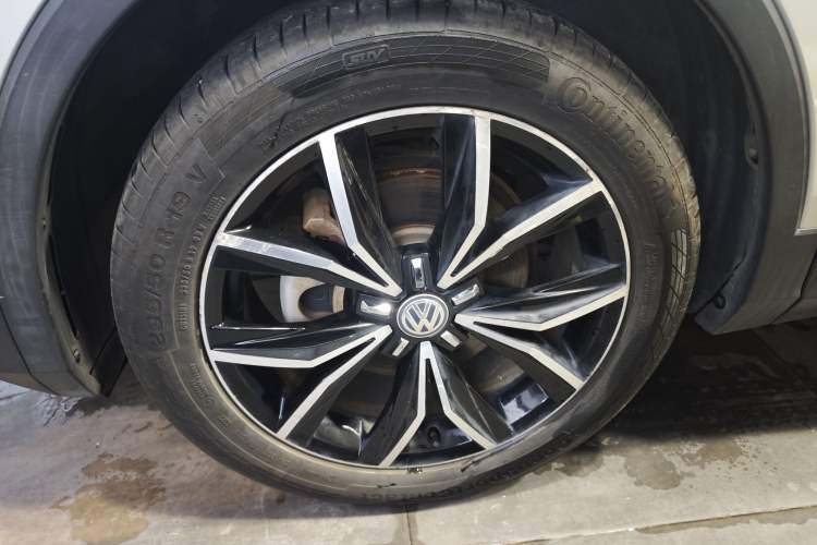 Used Volkswagen Tiguan L 2018 330TSI Automatic Two-Wheel Drive Flagship Edition Exterior 8