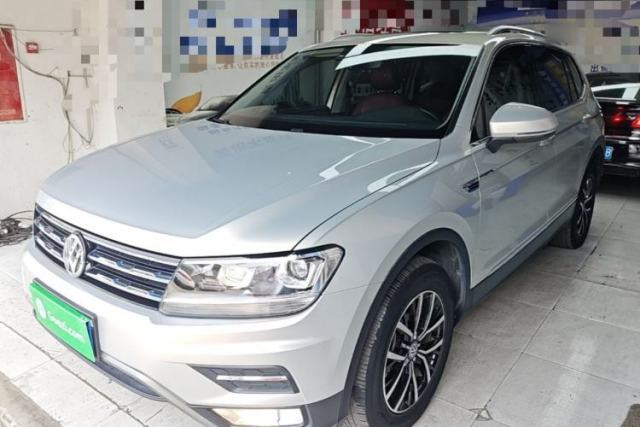 Volkswagen Tiguan L 2018 330TSI Automatic Two-Wheel Drive Luxury Edition d’occasion