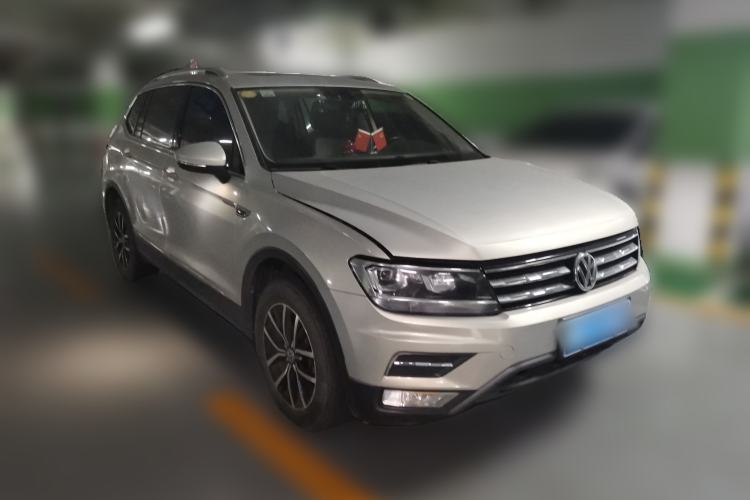 Used Volkswagen Tiguan L 2018 330TSI Automatic Two-Wheel Drive Luxury Edition Front Right 45 Deg