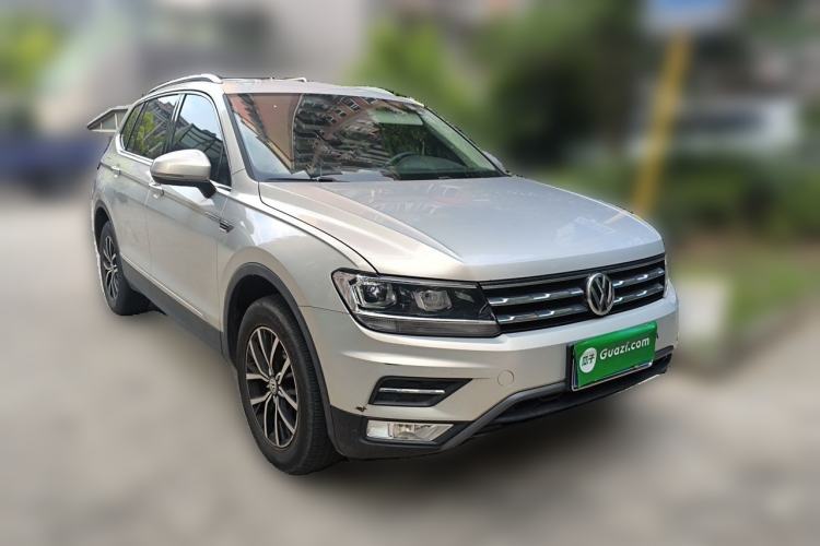Used Volkswagen Tiguan L 2018 Revised Version 330TSI Automatic Two-Wheel Drive Comfort Edition Front Right 45 Deg