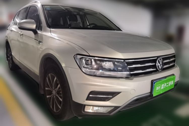 Used Volkswagen Tiguan L 2018 Facelift 330TSI Automatic Two-Wheel Drive Luxury Edition Front Right 45 Deg