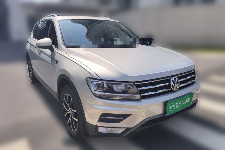 Used Volkswagen Tiguan L 2018 Facelift 330TSI Automatic Two-Wheel Drive Luxury Edition Front Right 45 Deg
