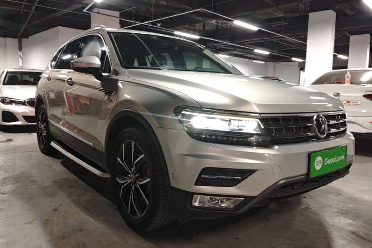 Used Volkswagen Tiguan L 2018 330TSI Automatic Two-Wheel Drive Flagship Edition Front Right 45 Deg