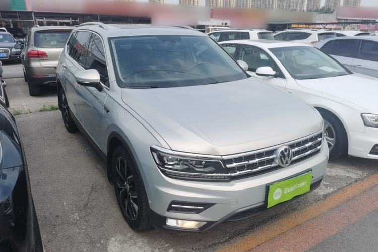 Used Volkswagen Tiguan L 2018 380TSI Automatic All-Wheel Drive Flagship Edition Front Right 45 Deg