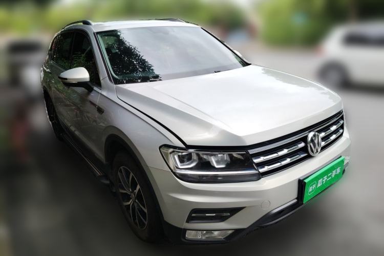 Used Volkswagen Tiguan L 2018 Facelift 330TSI Automatic Two-Wheel Drive Luxury Edition Front Right 45 Deg