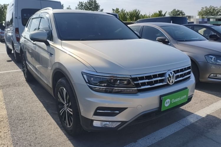 Used Volkswagen Tiguan L 2018 330TSI Automatic Two-Wheel Drive Flagship Edition Front Right 45 Deg