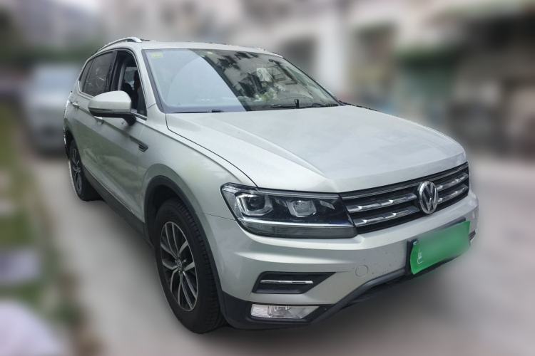 Used Volkswagen Tiguan L 2018 Facelift 330TSI Automatic Two-Wheel Drive Luxury Edition Front Right 45 Deg
