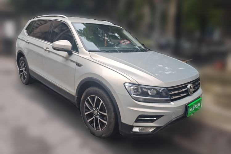 Used Volkswagen Tiguan L 2018 Revised Version 330TSI Automatic Two-Wheel Drive Comfort Edition Front Right 45 Deg