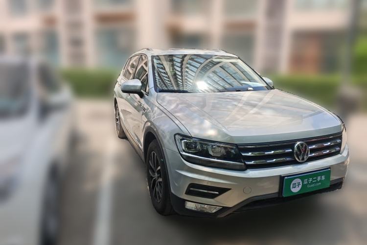 Used Volkswagen Tiguan L 2018 Facelift 330TSI Automatic Two-Wheel Drive Luxury Edition Front Right 45 Deg