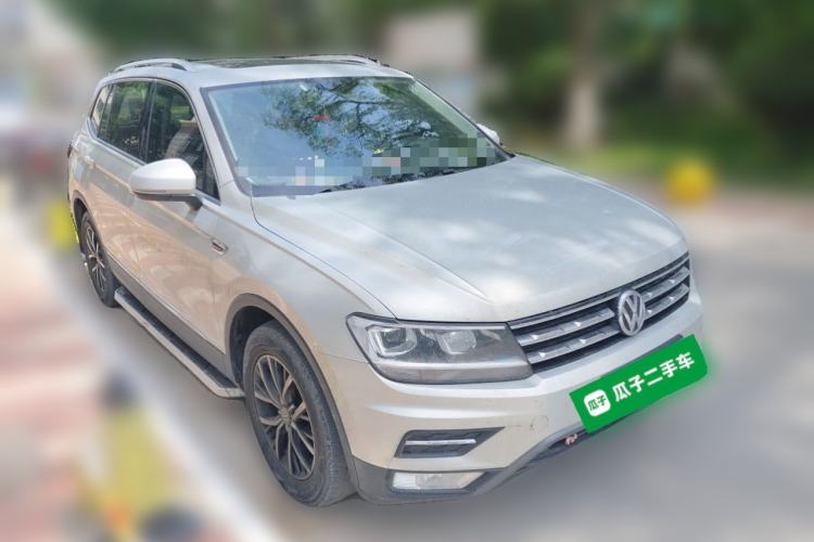 Used Volkswagen Tiguan L 2018 Facelift 330TSI Automatic Two-Wheel Drive Luxury Edition Front Right 45 Deg