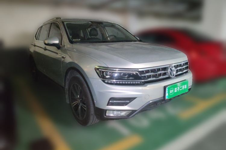 Used Volkswagen Tiguan L 2018 330TSI Automatic Two-Wheel Drive Flagship Edition Front Right 45 Deg