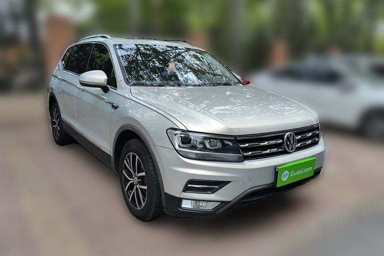Used Volkswagen Tiguan L 2018 Facelift 330TSI Automatic Two-Wheel Drive Luxury Edition Front Right 45 Deg