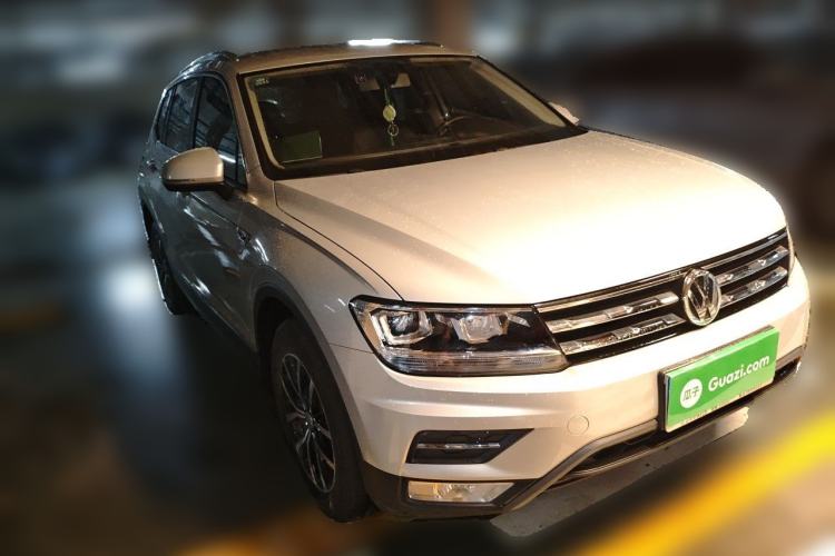 Used Volkswagen Tiguan L 2018 280TSI Automatic Two-Wheel Drive Comfort Edition Front Right 45 Deg