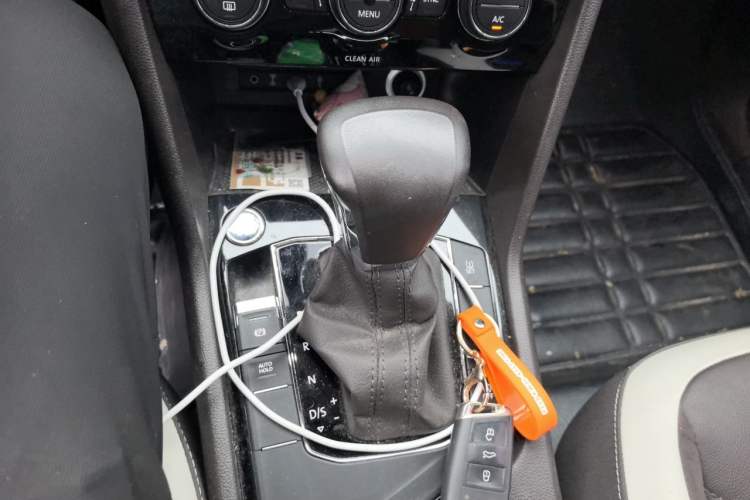 Used Volkswagen Tiguan L 2018 330TSI Automatic Two-Wheel Drive Luxury Edition Gear Lever