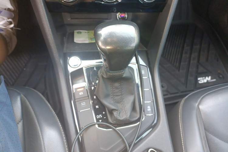 Used Volkswagen Tiguan L 2018 Facelift 330TSI Automatic Two-Wheel Drive Luxury Edition Gear Lever