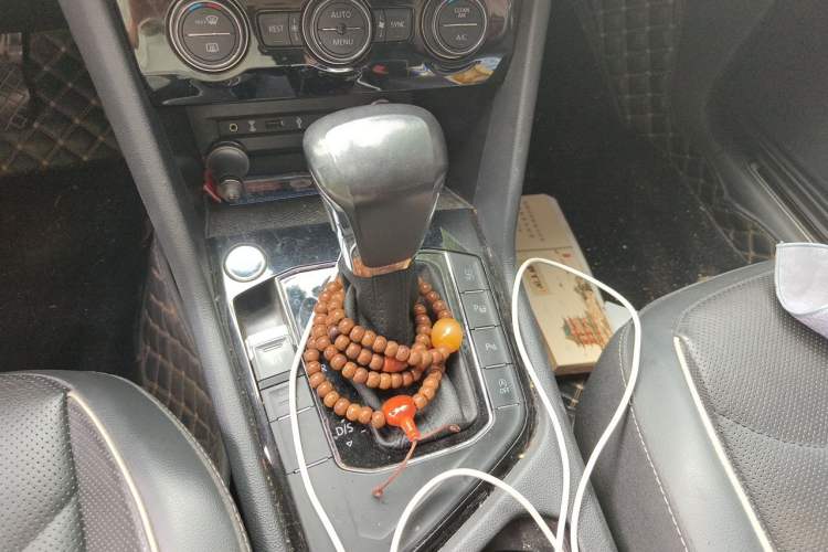 Used Volkswagen Tiguan L 2018 Revised 330TSI Automatic Two-Wheel Drive Flagship Edition Gear Lever