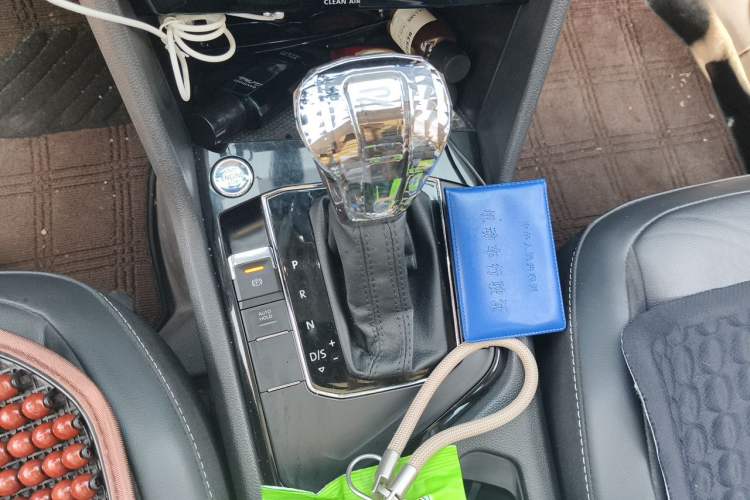 Used Volkswagen Tiguan L 2018 Facelift 330TSI Automatic Two-Wheel Drive Luxury Edition Gear Lever