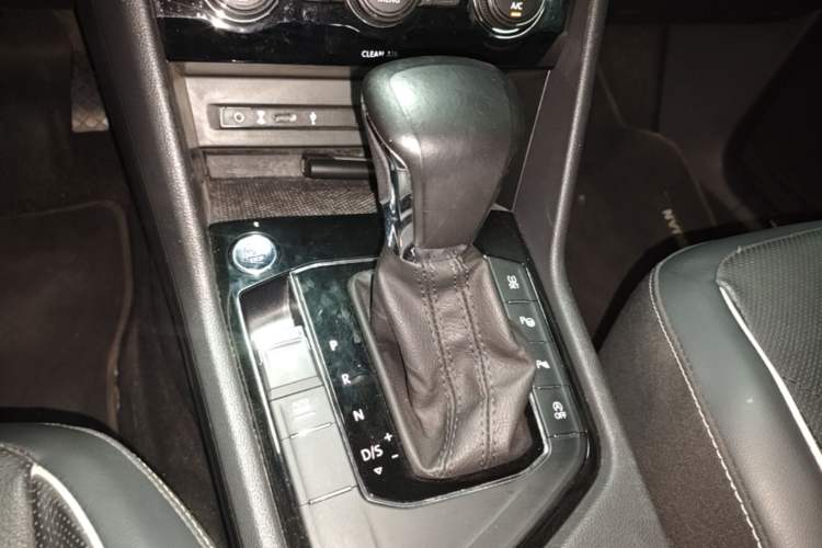 Used Volkswagen Tiguan L 2018 330TSI Automatic Two-Wheel Drive Flagship Edition Gear Lever