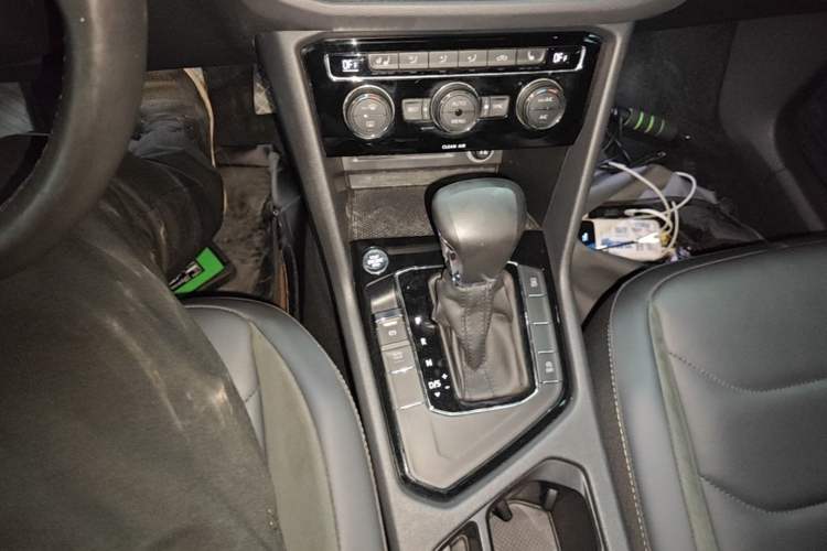 Used Volkswagen Tiguan L 2018 330TSI Automatic Two-Wheel Drive Luxury Edition Gear Lever