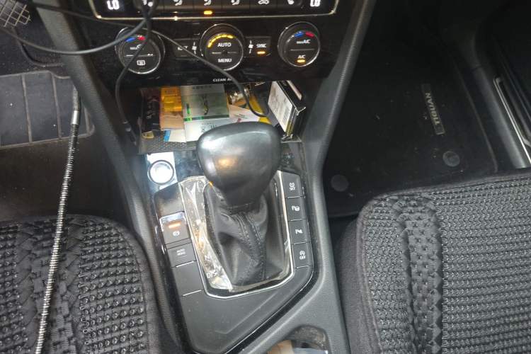 Used Volkswagen Tiguan L 2018 330TSI Automatic Two-Wheel Drive Flagship Edition Gear Lever