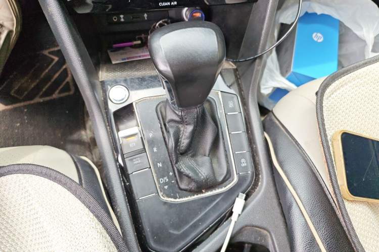 Used Volkswagen Tiguan L 2018 330TSI Automatic Two-Wheel Drive Comfort Edition Gear Lever