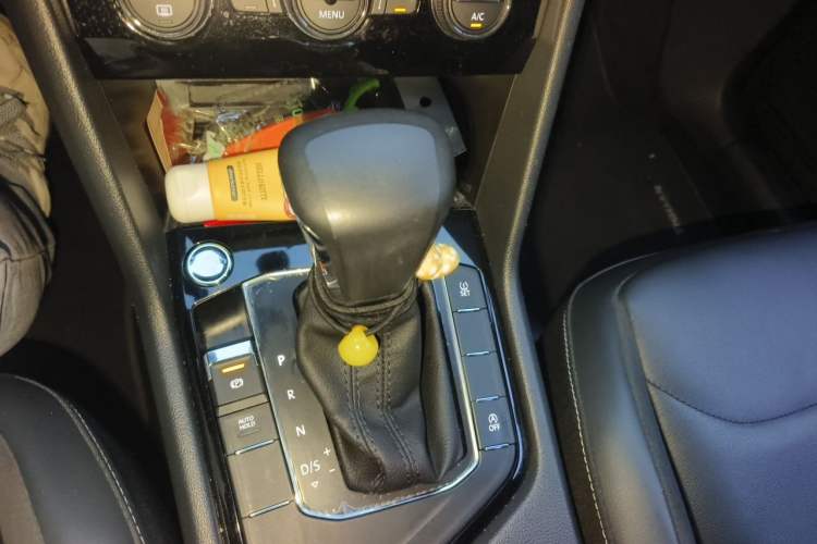 Used Volkswagen Tiguan L 2018 Facelift 330TSI Automatic Two-Wheel Drive Luxury Edition Gear Lever