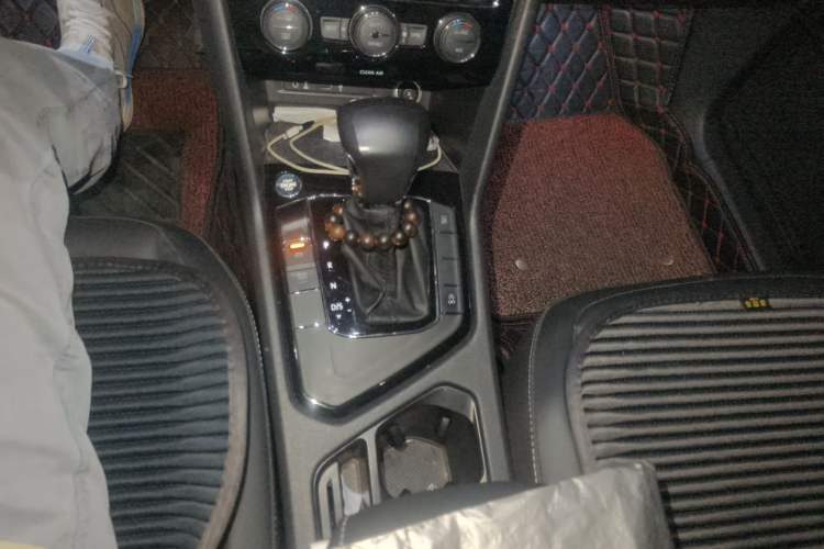 Used Volkswagen Tiguan L 2018 330TSI Automatic Two-Wheel Drive Luxury Edition Gear Lever