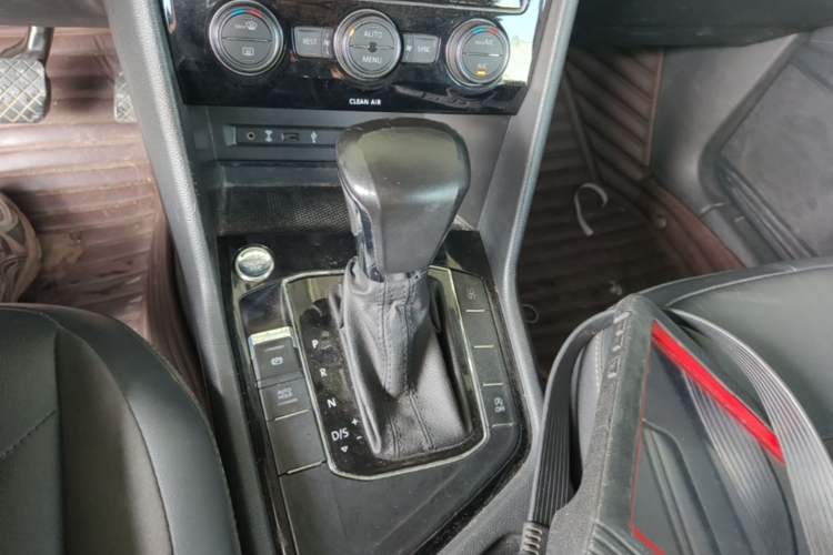 Used Volkswagen Tiguan L 2018 330TSI Automatic Two-Wheel Drive Luxury Edition Gear Lever
