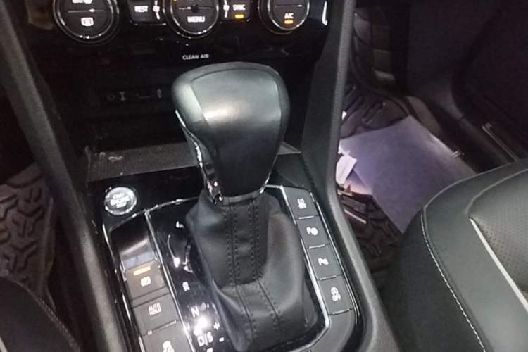 Used Volkswagen Tiguan L 2018 380TSI Automatic All-Wheel Drive Flagship Edition Gear Lever