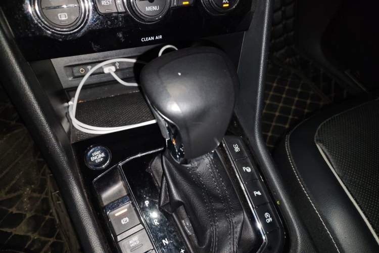 Used Volkswagen Tiguan L 2018 330TSI Automatic Two-Wheel Drive Flagship Edition Gear Lever